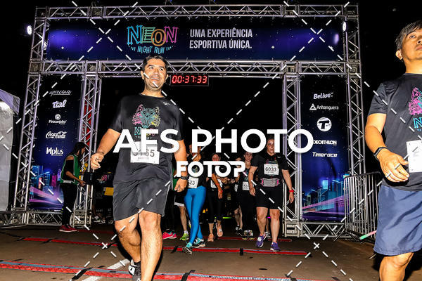 Buy your photos of the eventNeon Night Run 2019 - Brasilia on Fotop