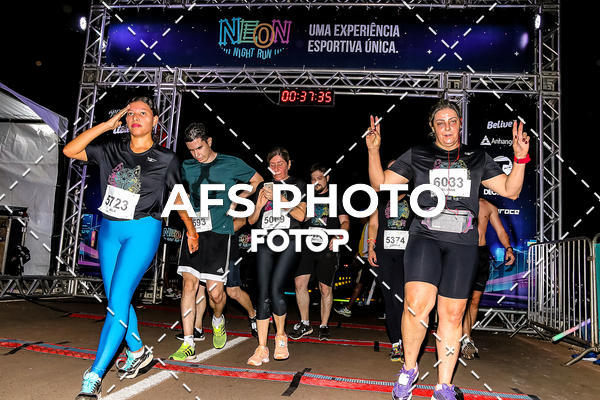 Buy your photos of the eventNeon Night Run 2019 - Brasilia on Fotop