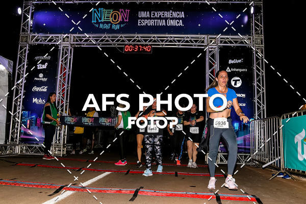Buy your photos of the eventNeon Night Run 2019 - Brasilia on Fotop