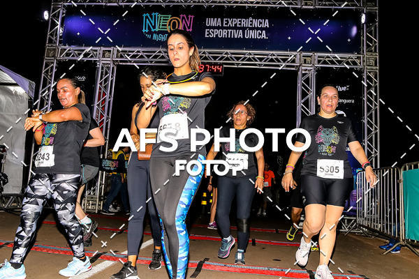 Buy your photos of the eventNeon Night Run 2019 - Brasilia on Fotop