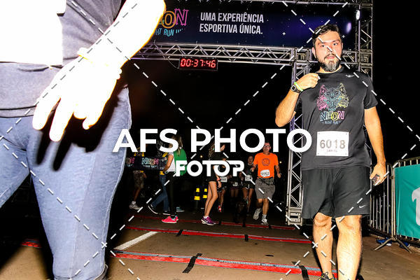 Buy your photos of the eventNeon Night Run 2019 - Brasilia on Fotop
