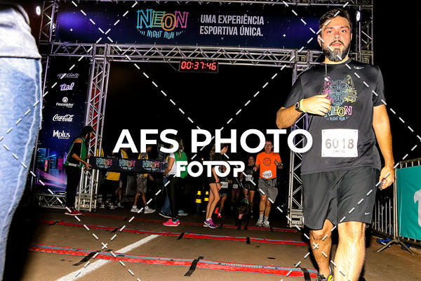 Buy your photos of the eventNeon Night Run 2019 - Brasilia on Fotop