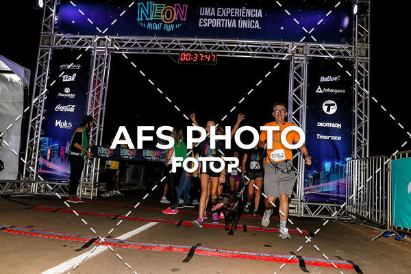 Buy your photos of the eventNeon Night Run 2019 - Brasilia on Fotop