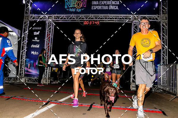 Buy your photos of the eventNeon Night Run 2019 - Brasilia on Fotop