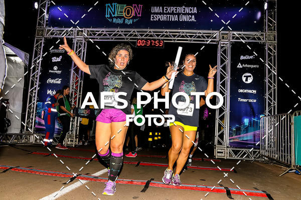 Buy your photos of the eventNeon Night Run 2019 - Brasilia on Fotop