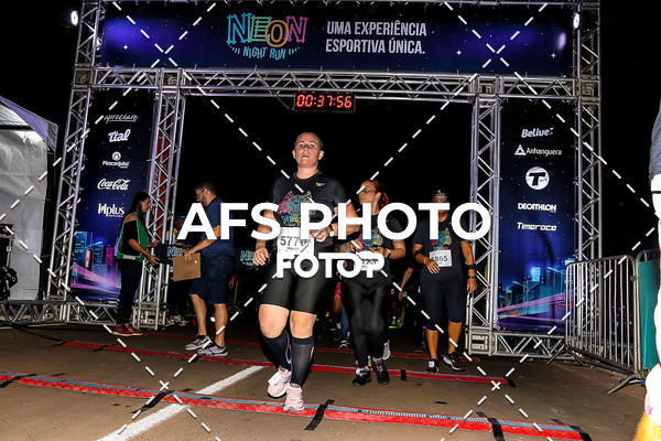 Buy your photos of the eventNeon Night Run 2019 - Brasilia on Fotop