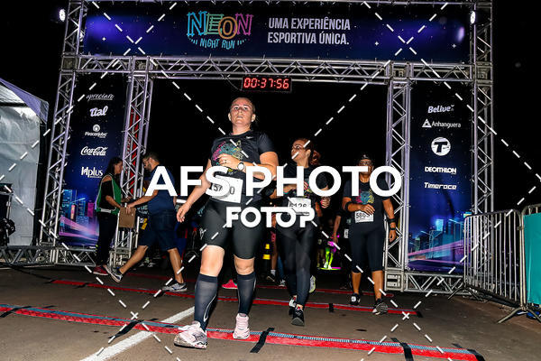 Buy your photos of the eventNeon Night Run 2019 - Brasilia on Fotop