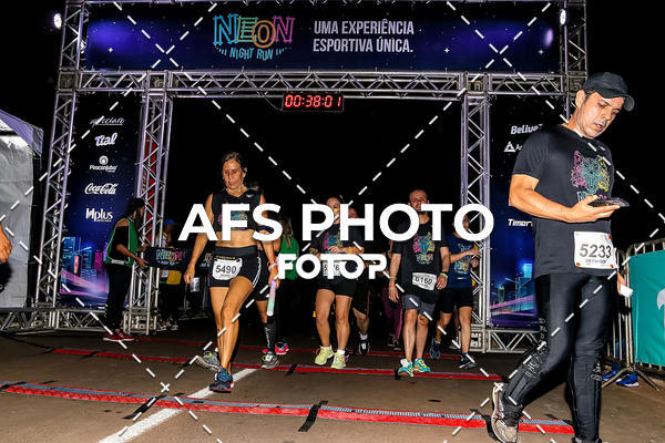 Buy your photos of the eventNeon Night Run 2019 - Brasilia on Fotop