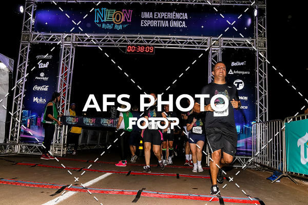Buy your photos of the eventNeon Night Run 2019 - Brasilia on Fotop