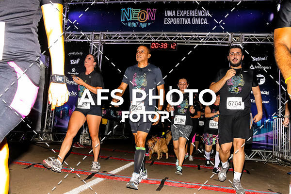 Buy your photos of the eventNeon Night Run 2019 - Brasilia on Fotop