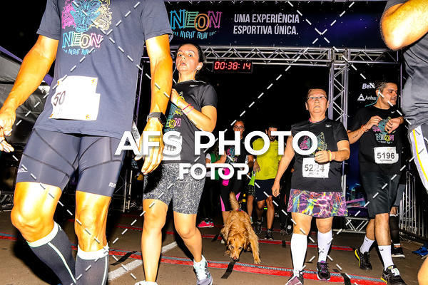 Buy your photos of the eventNeon Night Run 2019 - Brasilia on Fotop