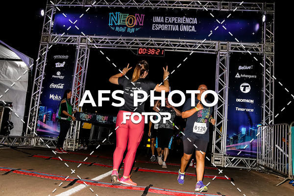 Buy your photos of the eventNeon Night Run 2019 - Brasilia on Fotop