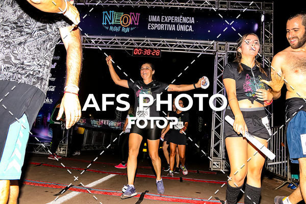 Buy your photos of the eventNeon Night Run 2019 - Brasilia on Fotop