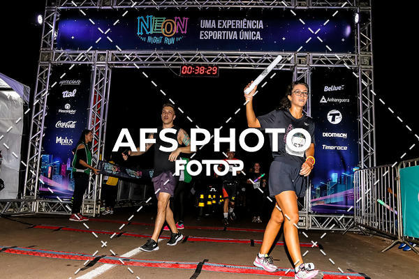 Buy your photos of the eventNeon Night Run 2019 - Brasilia on Fotop