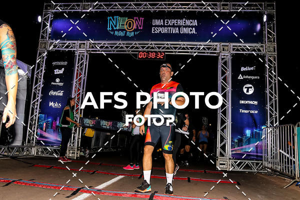 Buy your photos of the eventNeon Night Run 2019 - Brasilia on Fotop