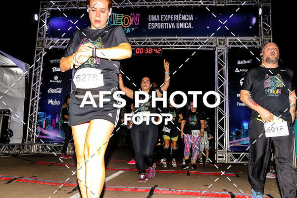Buy your photos of the eventNeon Night Run 2019 - Brasilia on Fotop