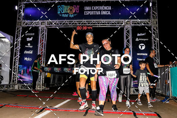 Buy your photos of the eventNeon Night Run 2019 - Brasilia on Fotop