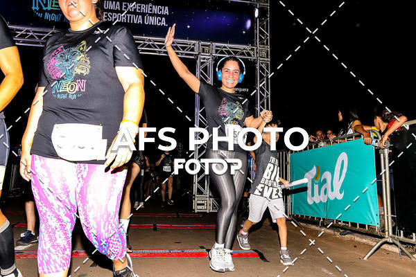 Buy your photos of the eventNeon Night Run 2019 - Brasilia on Fotop