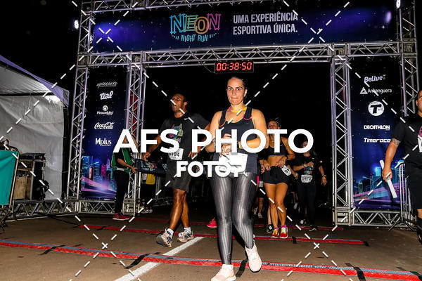 Buy your photos of the eventNeon Night Run 2019 - Brasilia on Fotop