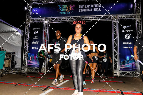 Buy your photos of the eventNeon Night Run 2019 - Brasilia on Fotop
