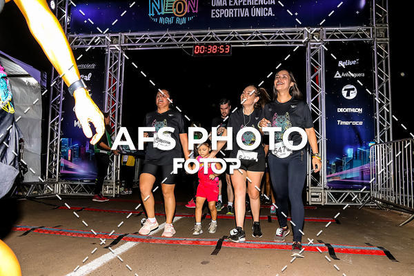 Buy your photos of the eventNeon Night Run 2019 - Brasilia on Fotop
