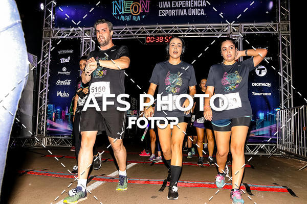Buy your photos of the eventNeon Night Run 2019 - Brasilia on Fotop