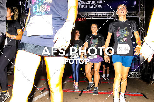Buy your photos of the eventNeon Night Run 2019 - Brasilia on Fotop