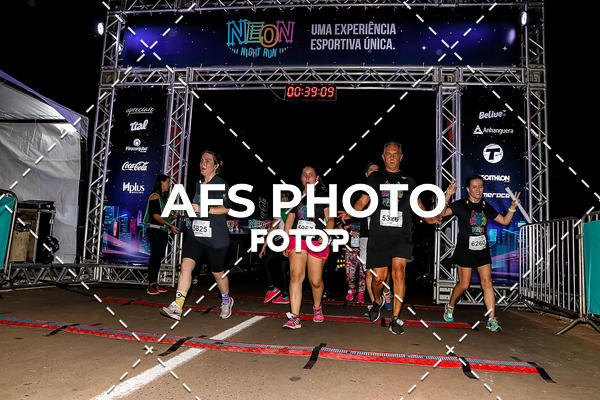 Buy your photos of the eventNeon Night Run 2019 - Brasilia on Fotop