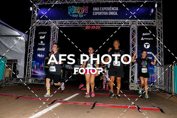 Buy your photos of the eventNeon Night Run 2019 - Brasilia on Fotop