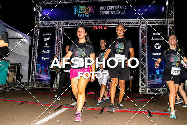 Buy your photos of the eventNeon Night Run 2019 - Brasilia on Fotop