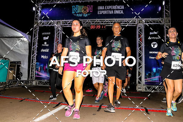 Buy your photos of the eventNeon Night Run 2019 - Brasilia on Fotop