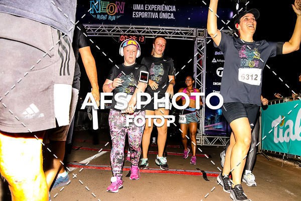 Buy your photos of the eventNeon Night Run 2019 - Brasilia on Fotop