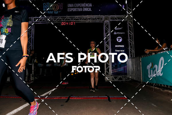 Buy your photos of the eventNeon Night Run 2019 - Brasilia on Fotop