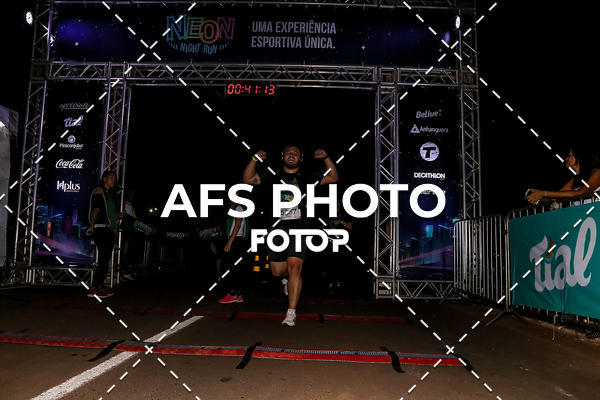 Buy your photos of the eventNeon Night Run 2019 - Brasilia on Fotop