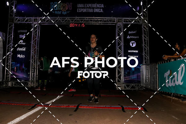 Buy your photos of the eventNeon Night Run 2019 - Brasilia on Fotop