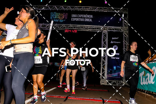 Buy your photos of the eventNeon Night Run 2019 - Brasilia on Fotop
