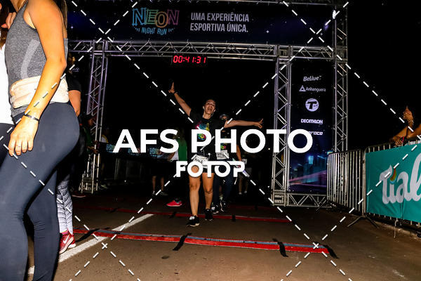 Buy your photos of the eventNeon Night Run 2019 - Brasilia on Fotop