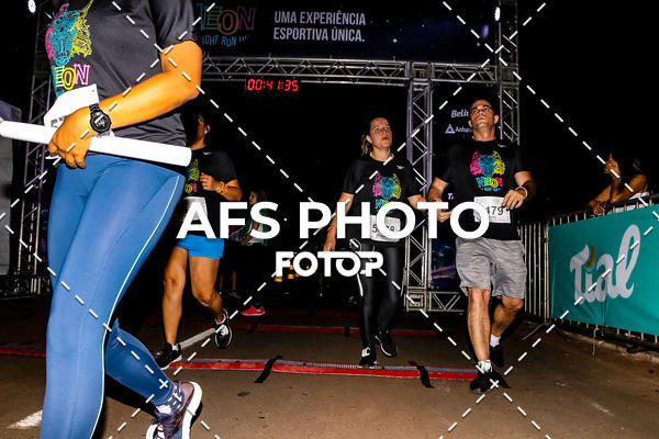Buy your photos of the eventNeon Night Run 2019 - Brasilia on Fotop