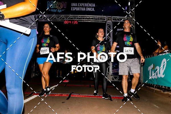 Buy your photos of the eventNeon Night Run 2019 - Brasilia on Fotop