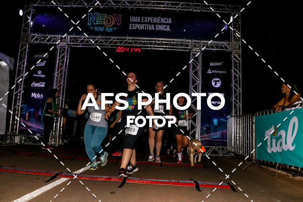 Buy your photos of the eventNeon Night Run 2019 - Brasilia on Fotop