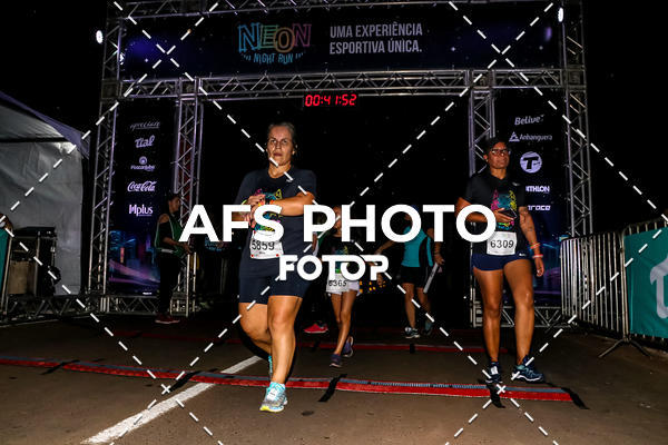 Buy your photos of the eventNeon Night Run 2019 - Brasilia on Fotop