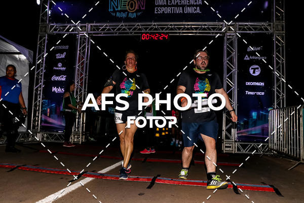Buy your photos of the eventNeon Night Run 2019 - Brasilia on Fotop