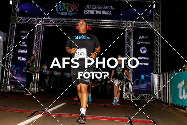 Buy your photos of the eventNeon Night Run 2019 - Brasilia on Fotop