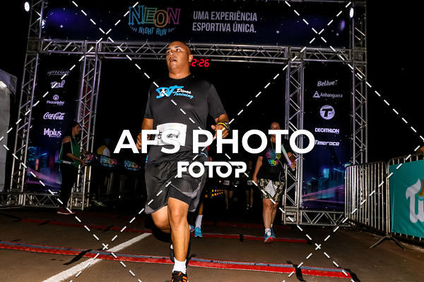 Buy your photos of the eventNeon Night Run 2019 - Brasilia on Fotop