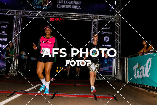 Buy your photos of the eventNeon Night Run 2019 - Brasilia on Fotop