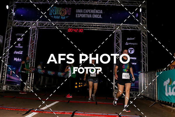 Buy your photos of the eventNeon Night Run 2019 - Brasilia on Fotop
