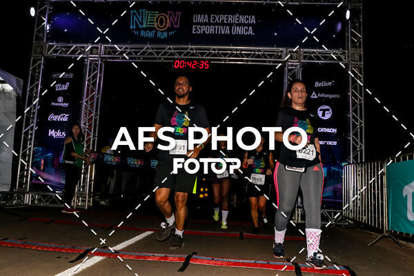 Buy your photos of the eventNeon Night Run 2019 - Brasilia on Fotop