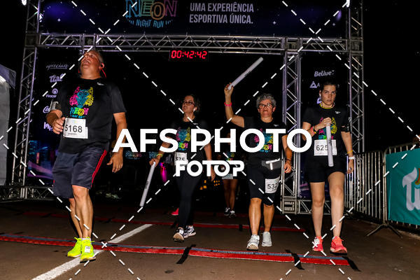 Buy your photos of the eventNeon Night Run 2019 - Brasilia on Fotop