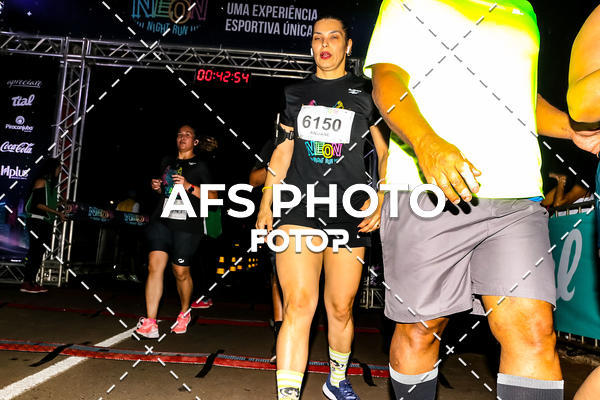 Buy your photos of the eventNeon Night Run 2019 - Brasilia on Fotop