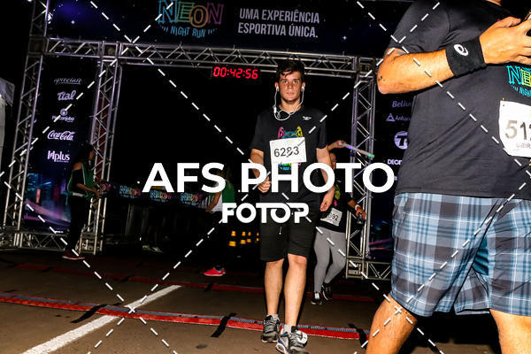 Buy your photos of the eventNeon Night Run 2019 - Brasilia on Fotop